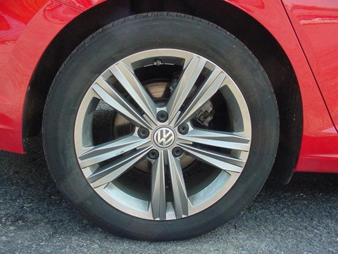 Used 2020 Volkswagen Jetta R-Line w/ R-Line Cold Weather Package image 9