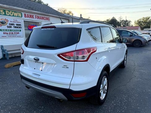 Used 2016 Ford Escape SE w/ Equipment Group 201A image 3