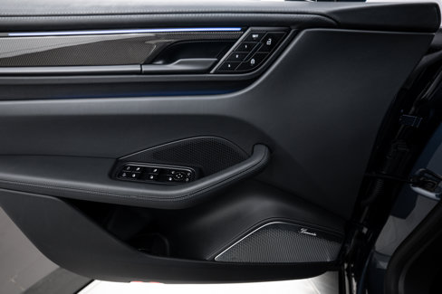 New 2025 Porsche Macan Turbo Electric image 20