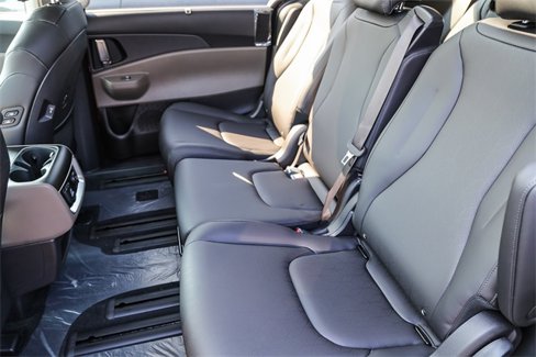 New 2026 Kia Carnival SX image 17