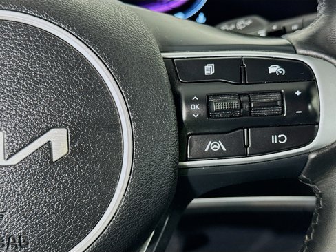 Used 2025 Kia Sportage EX w/ Premium Package image 14
