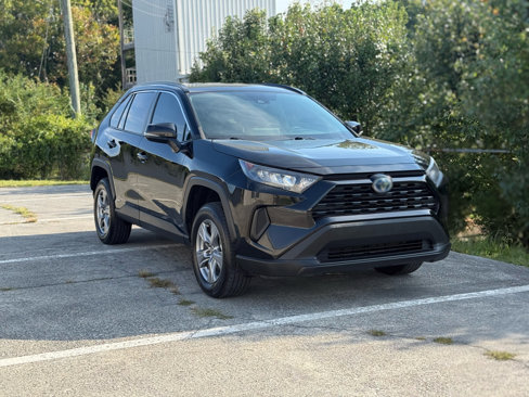 Used 2022 Toyota RAV4 LE image 3