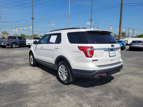 Used 2018 Ford Explorer XLT w/ Equipment Group 202A image 5
