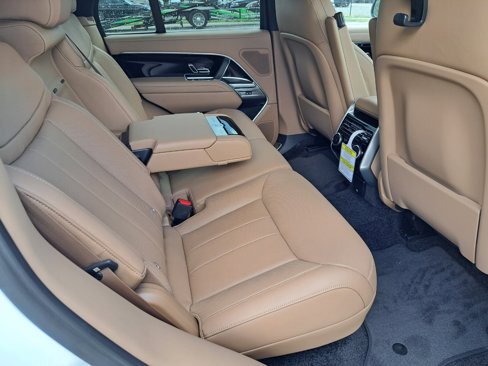 New 2025 Land Rover Range Rover SE image 5