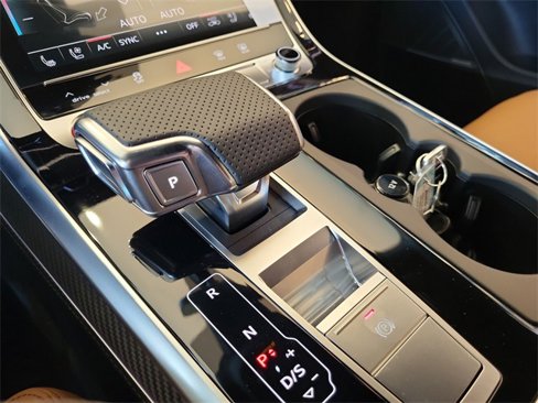 New 2025 Audi RS Q8 performance image 24
