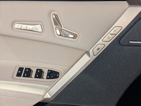 New 2026 BMW iX xDrive45 image 4