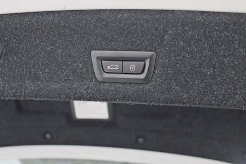Used 2025 BMW M340i xDrive w/ Premium Package image 40
