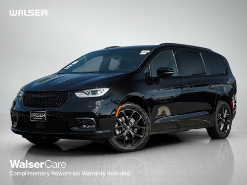 New 2026 Chrysler Pacifica Limited image 1