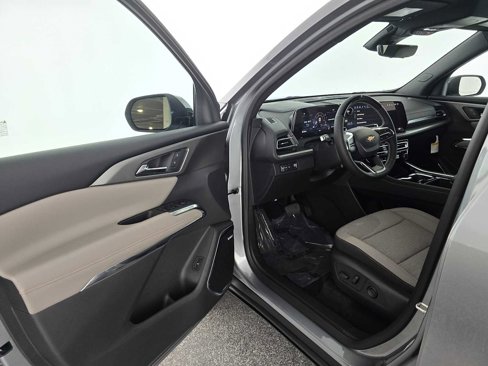 New 2026 Chevrolet Traverse LT w/ Enhanced Driving Package image 22