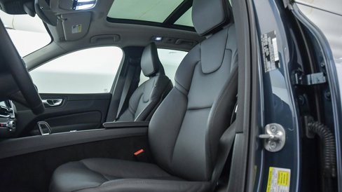 Certified 2025 Volvo XC60 B5 Core w/ Protection Package Premier image 19