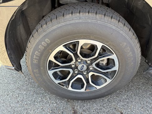 Used 2024 Ford Expedition Max XLT image 12