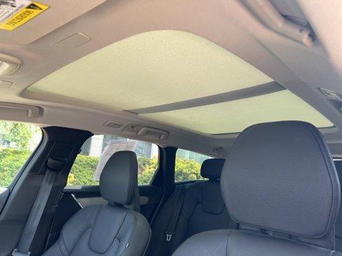 Certified 2025 Volvo V90 B6 Cross Country Plus image 16