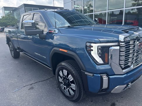 Used 2024 GMC Sierra 3500 Denali w/ Denali Reserve Package image 11