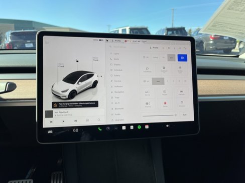 Used 2025 Tesla Model Y Performance image 35