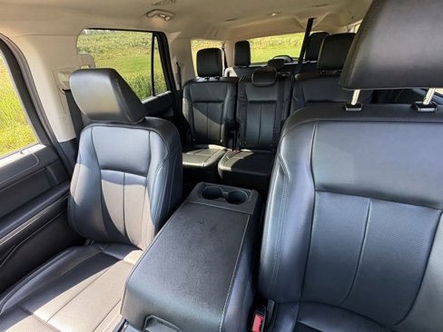 Used 2024 Ford Expedition Max XLT image 39