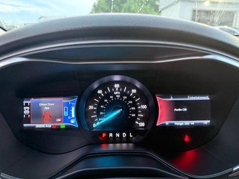Used 2019 Ford Fusion SE image 24