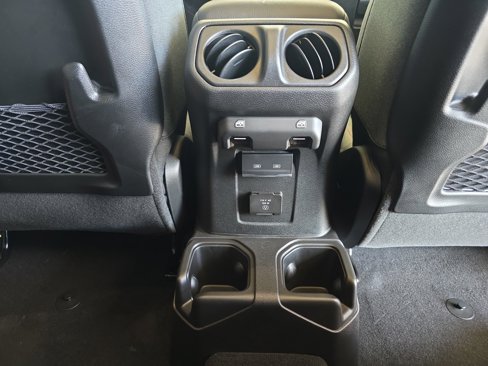 New 2025 Jeep Wrangler Unlimited Rubicon w/ Steel Bumper Group image 32