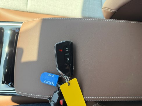 New 2025 Volkswagen ID.4 Limited image 32