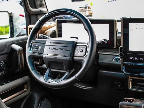 Used 2025 GMC Hummer EV 2X image 25