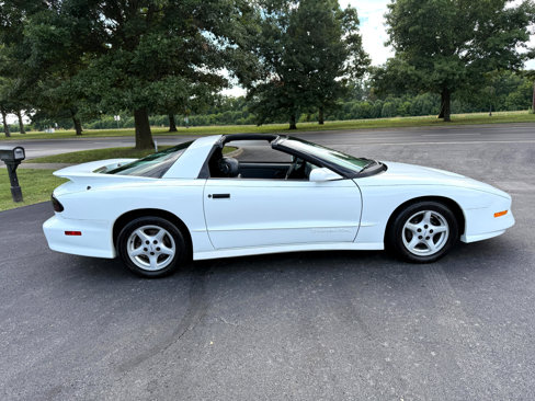 Used 1995 Pontiac Firebird Coupe image 18