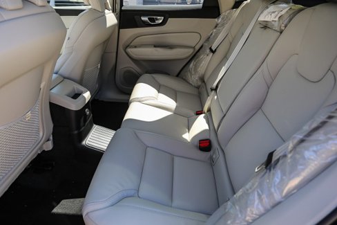 New 2026 Volvo XC60 T8 Ultra image 18