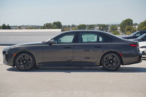 New 2026 BMW 740i w/ Premium Package image 4
