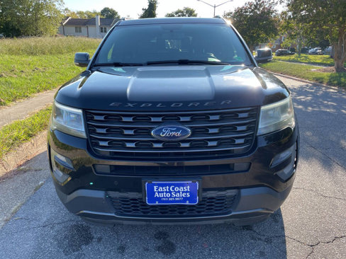 Used 2017 Ford Explorer XLT w/ Equipment Group 202A image 9
