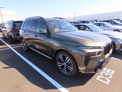 New 2026 BMW X7 xDrive40i w/ Executive Package image 2