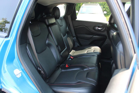 Used 2020 Jeep Cherokee Trailhawk image 31