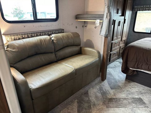 Used 2019 Ford E-450 and Econoline 450 Super Duty w/ Motorhome Prep Package image 34