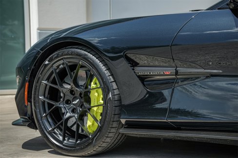 New 2025 Aston Martin Vanquish Coupe image 18