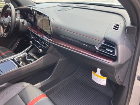 New 2026 Chevrolet Traverse RS w/ LPO, Floor Liner Package image 18