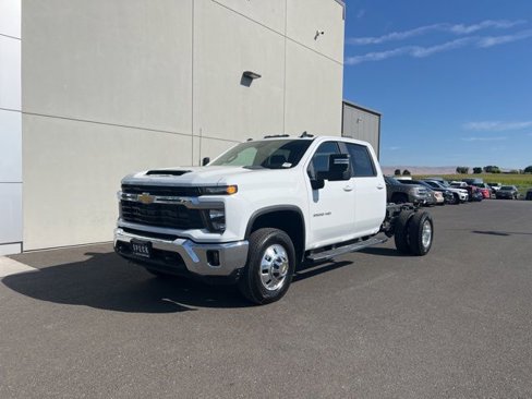 New 2025 Chevrolet Silverado 3500 LT w/ Convenience Package image 3