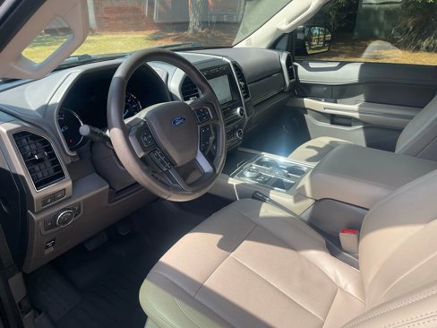 Used 2020 Ford Expedition XLT w/ Equipment Group 202A image 11