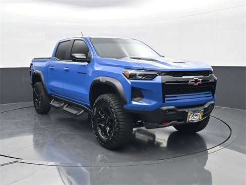 Used 2025 Chevrolet Colorado ZR2 w/ Technology Package image 3
