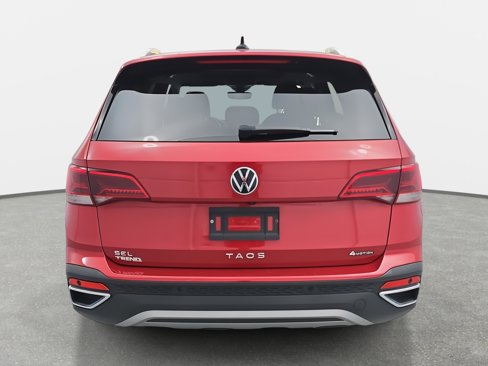 Certified 2023 Volkswagen Taos SEL image 4