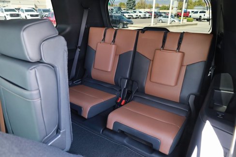 Used 2025 Lexus GX 550 w/ Accessory Package (Z1) image 19