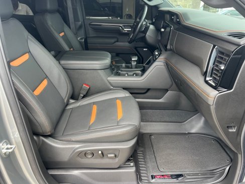 Used 2024 GMC Sierra 1500 AT4 w/ Technology Package image 31