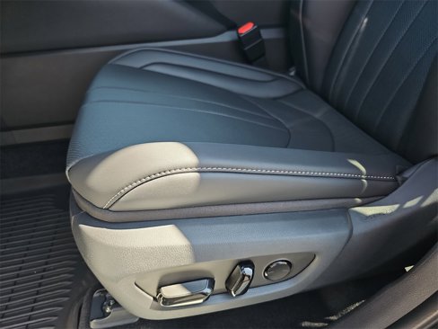 New 2025 Lexus TX 500h AWD image 29
