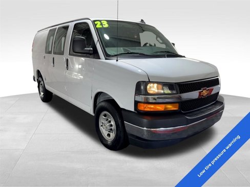 Used 2023 Chevrolet Express 2500 w/ Driver Convenience Package image 3