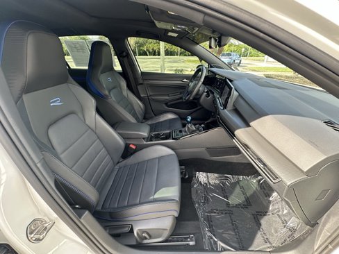 Used 2023 Volkswagen Golf R image 35