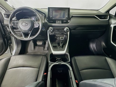 Used 2021 Toyota RAV4 XLE Premium image 15