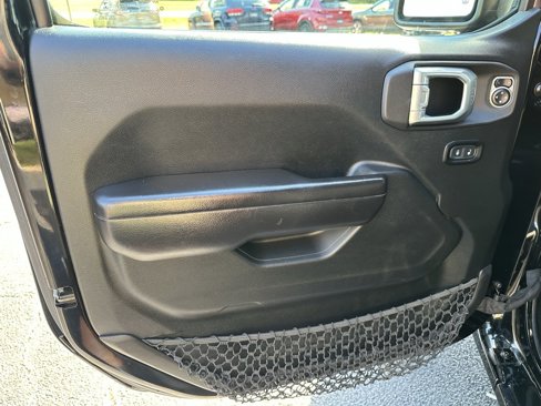 Used 2021 Jeep Gladiator Sport image 10