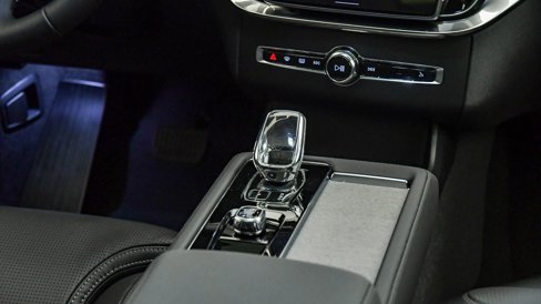 New 2025 Volvo XC90 T8 Plus w/ Protection Package Premier image 16
