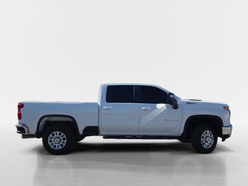 Used 2023 Chevrolet Silverado 2500 LT image 2