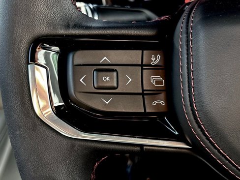 Used 2025 Jeep Wagoneer Limited image 23