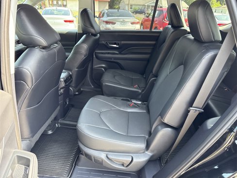 Used 2024 Toyota Grand Highlander XLE image 10