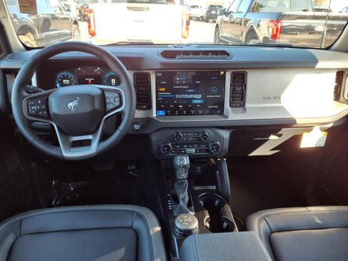 New 2025 Ford Bronco Outer Banks w/ Sasquatch Package image 10