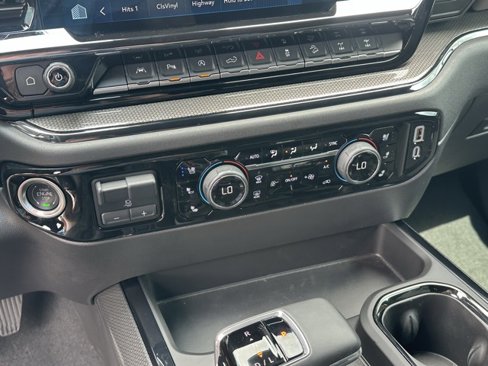 Used 2025 Chevrolet Silverado 1500 ZR2 w/ Technology Package image 34