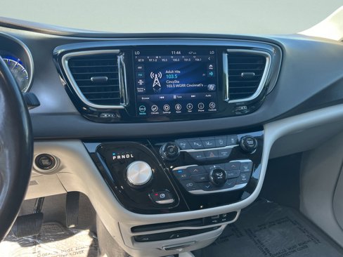 Used 2019 Chrysler Pacifica Touring-L Plus w/ Advanced Safetytec Group image 13